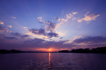 国产车方向盘紧